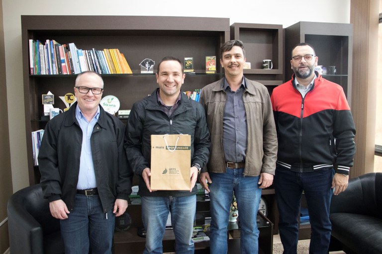 Representantes da UFFS e UNICRUZ