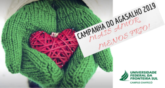 Imagem de duas mãos com luvas formando um coração no centro