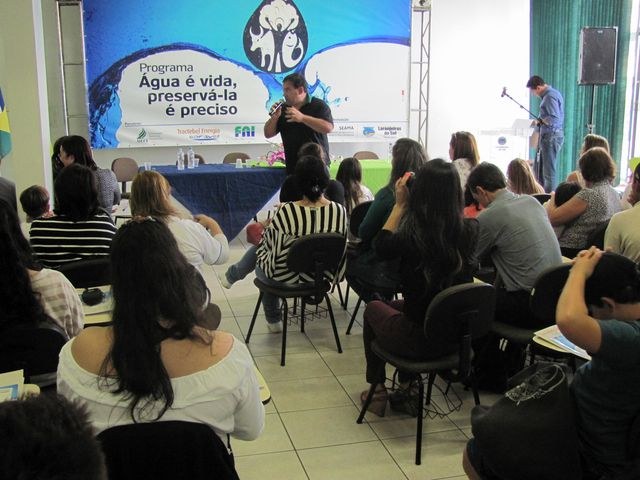 09-04-2013 - Recursos hídricos.jpg