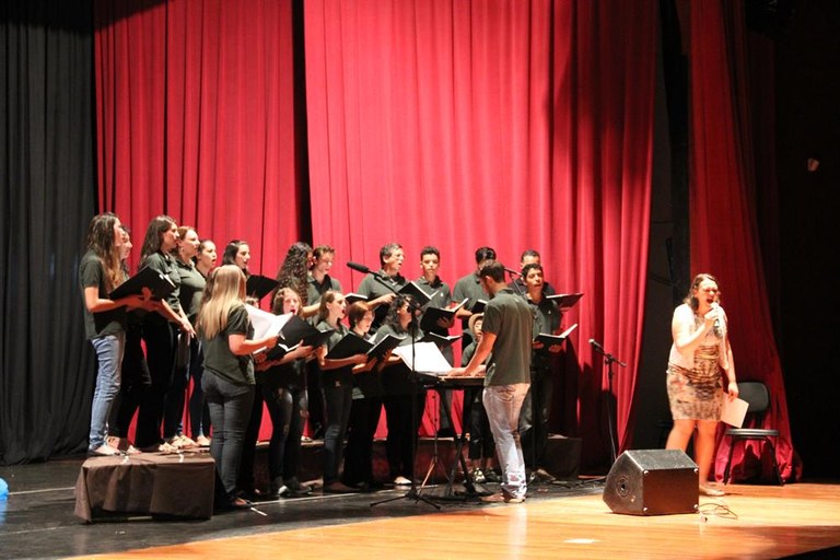 15-12-2015 - Educação musical.jpg