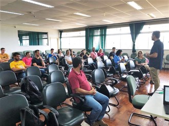 Evento reuniu professores e estudantes que desenvolvem projetos de pesquisa.