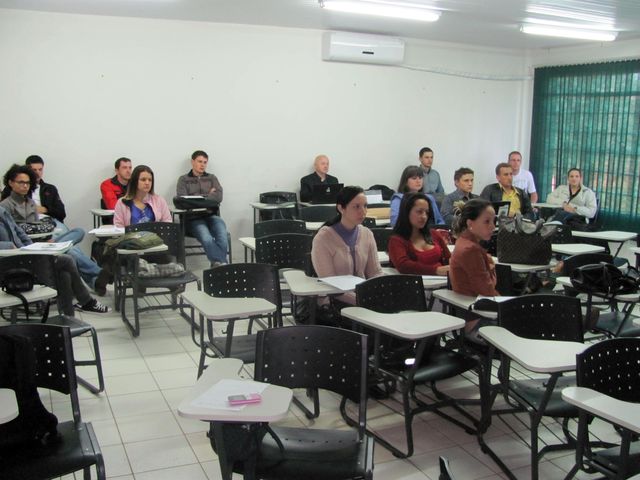 23-04-2013 - Jogo de empresas2.jpg