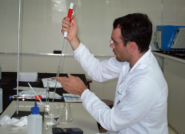 30-04-2013 - Novos laboratórios2.jpg