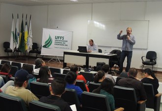 Guilherme Maier e Lisandro Cesar Vieira abordam crise no mundo de trabalho