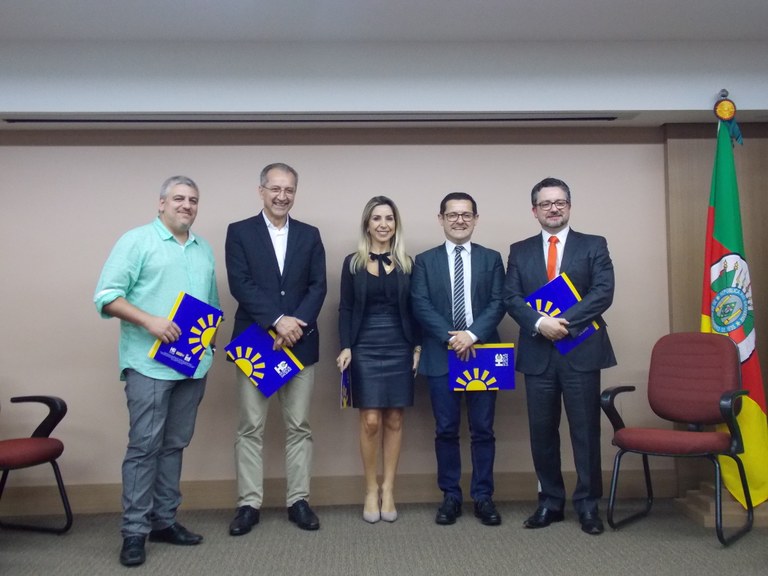 foto dos participantes no auditorio