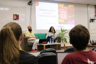 Debate sobre negritude e antirracismo na universidade