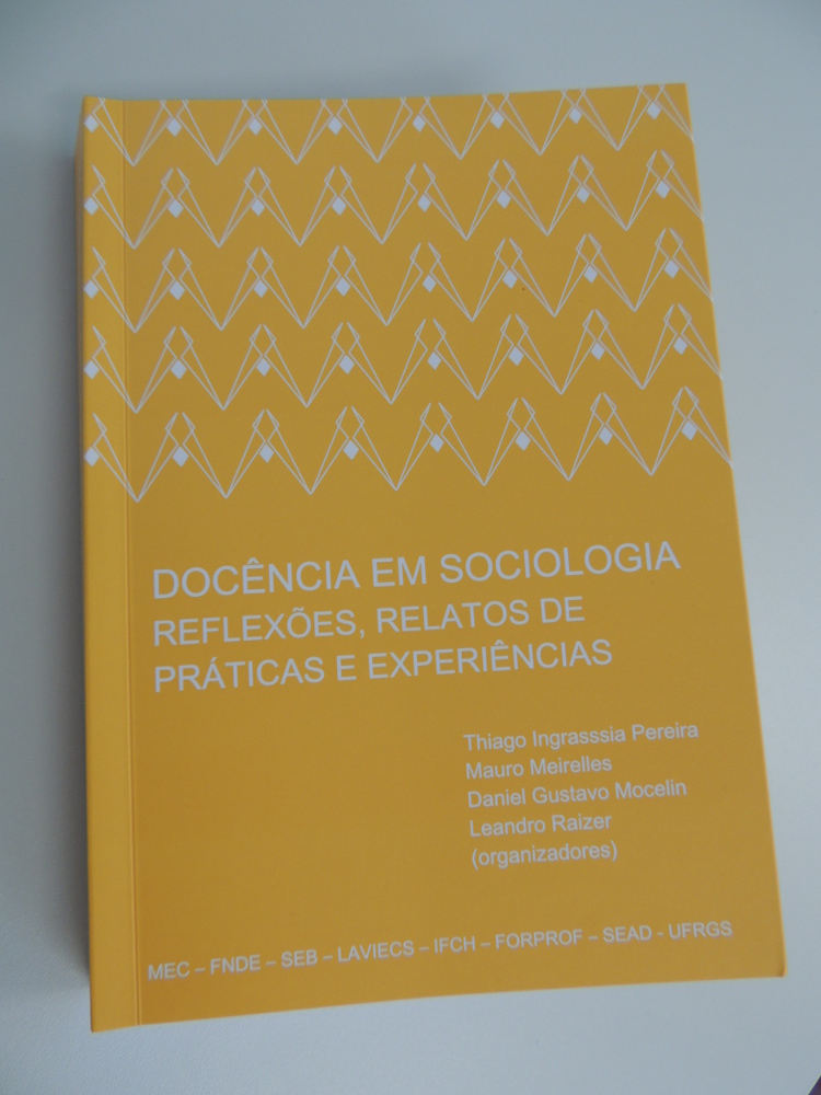 04-12-2015 - Livro.jpg