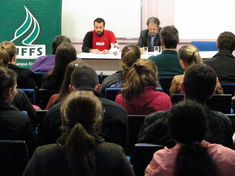 14-05-2013 - Debate.jpg