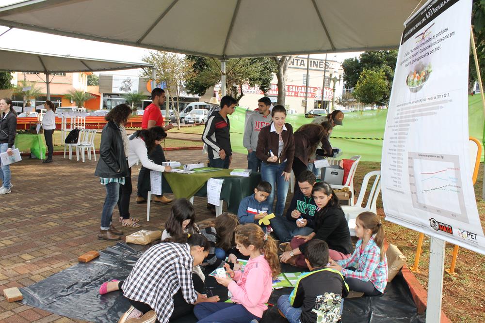 18-05-2015 - Feira2.jpg