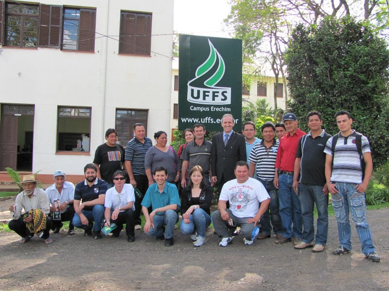 25-10-2011 - Indígenas.jpg