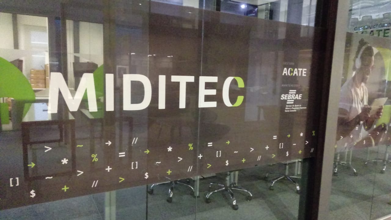 acate 01 (2).jpeg