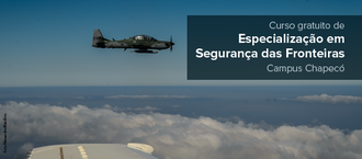 foto de um céu com um helicóptero voando. Do lado direito superior da imagem está escrito: Curso gratuito de especialização em segurança das fronteiras Campus Chapecó