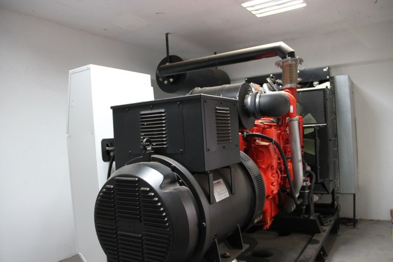 GERADOR DATACENTER - DIRETORIA DE COMUNICAÇÃO.jpg