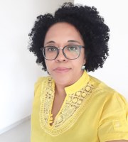 Professora Claude Gomes Soares.